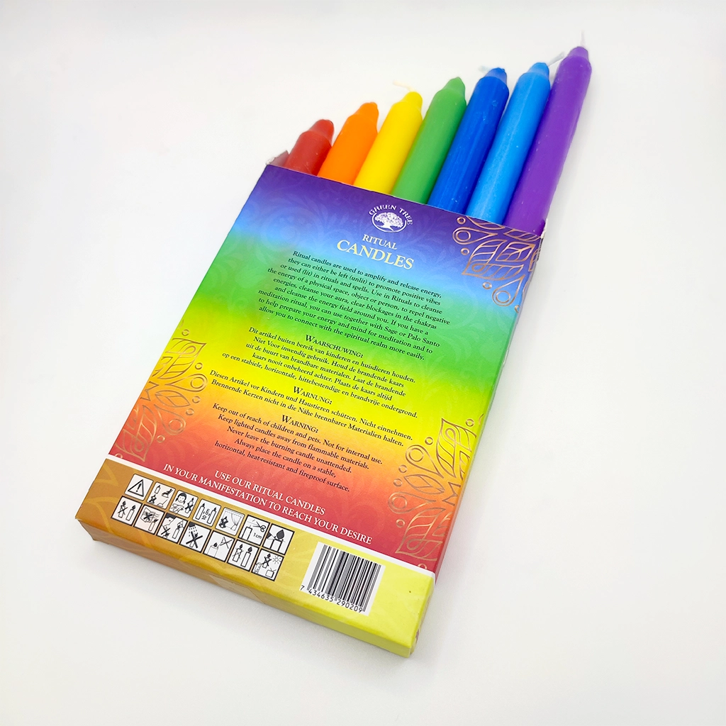 Set ritual de 7 velas de colores alineadas con los 7 chakras
