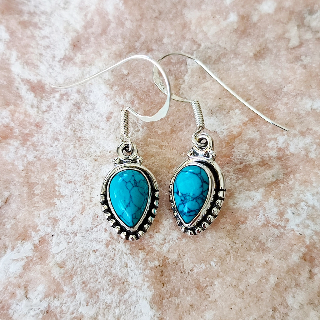 Pendientes de plata con piedra natural de turquesa en forma de lágrima