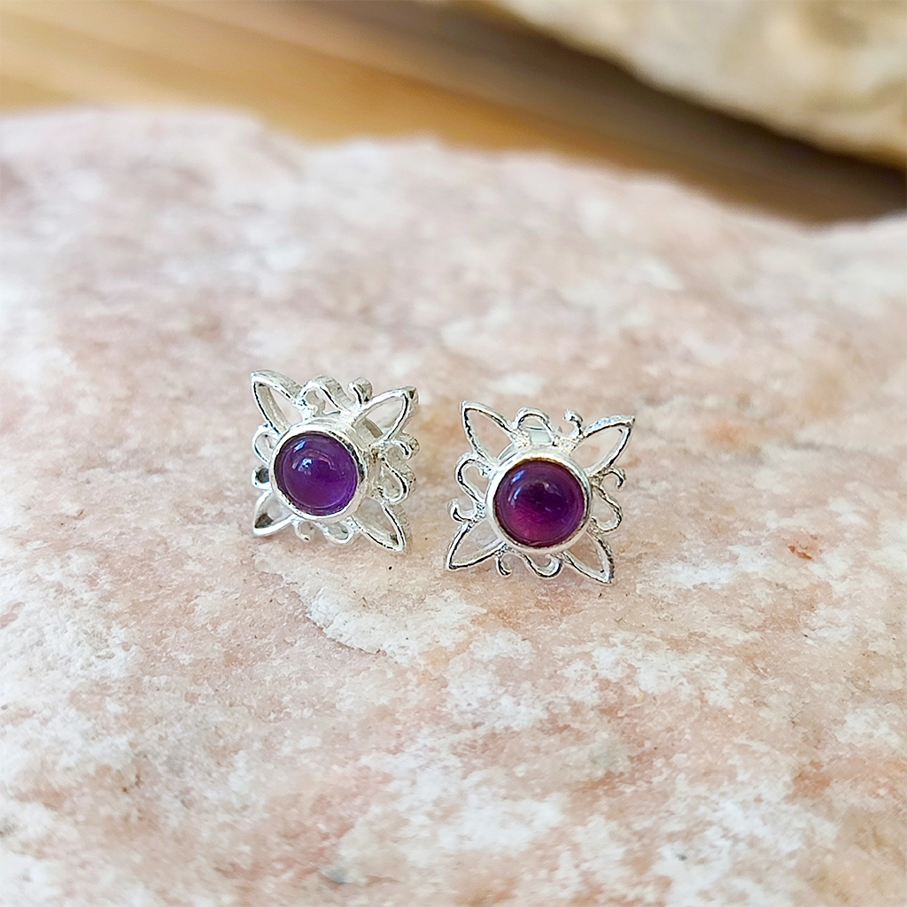 Pendientes de plata con piedra amatista y diseño de Nudo de Bruja