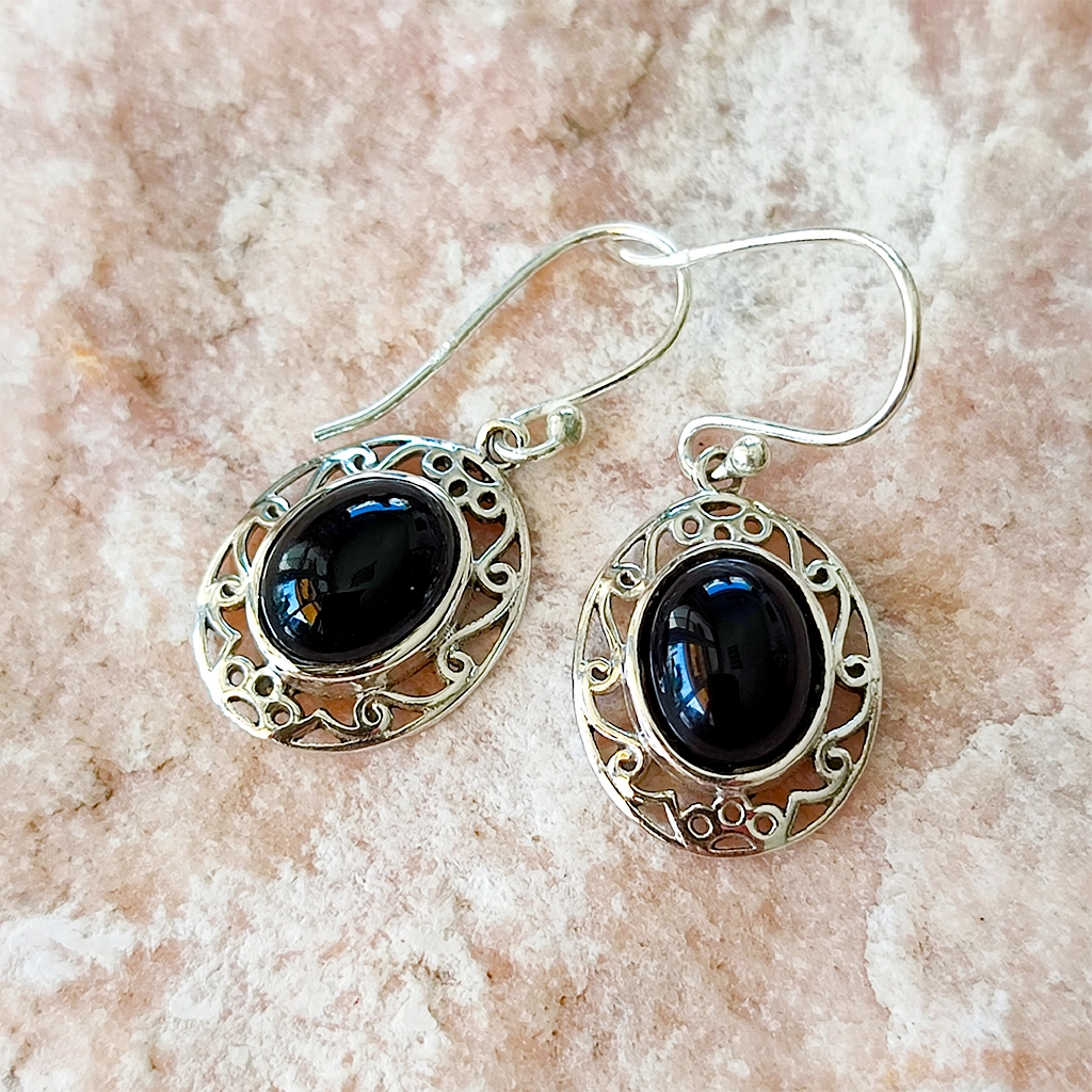 Pendientes de plata con piedra natural de ónix en diseño ovalado calado
