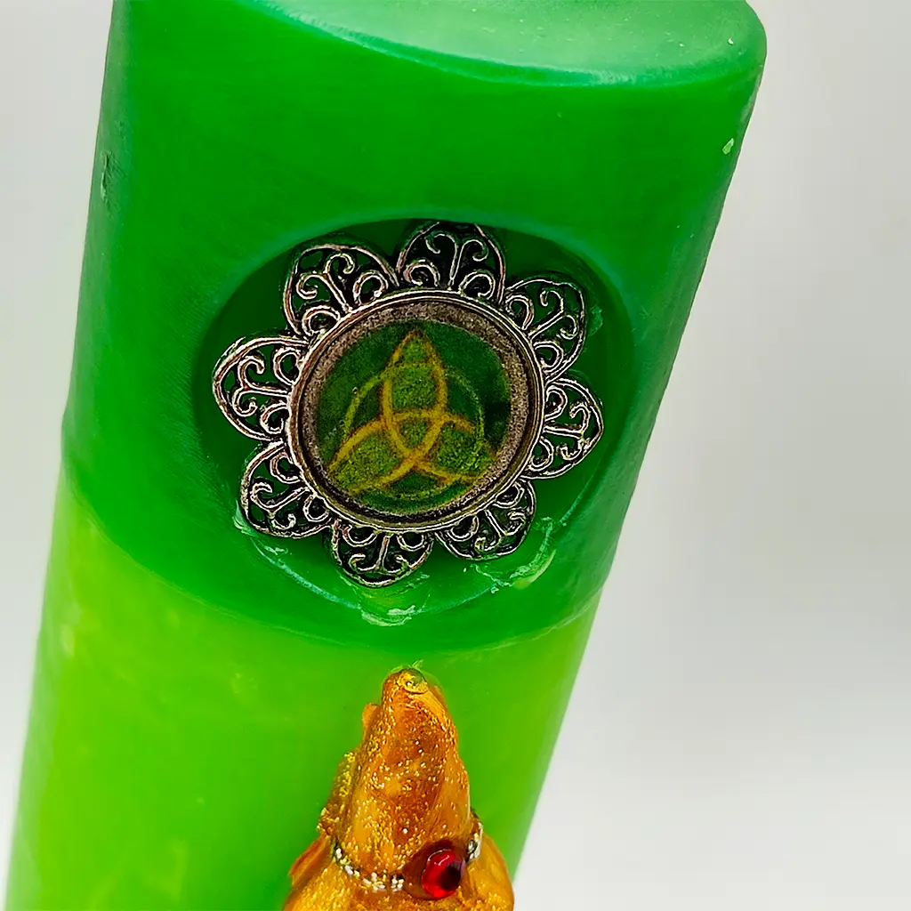 velon ritual del mago verde con figura en relieve