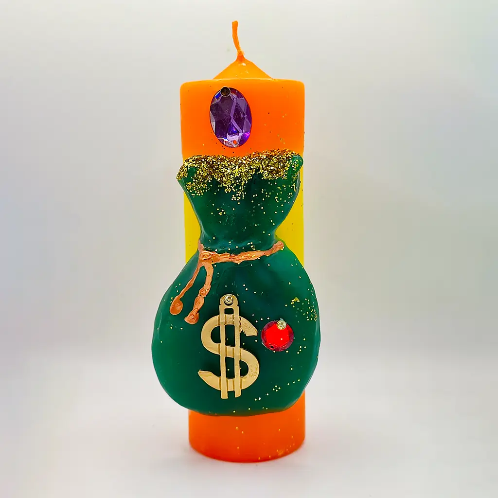 ritual saquito de la buena suerte con bolsa verde y simbolo de dinero