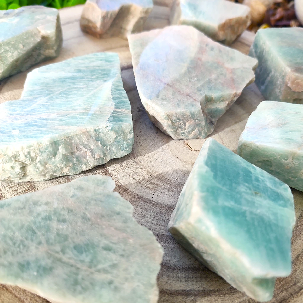 Piedra de amazonita semipulida para armonía y protección energética