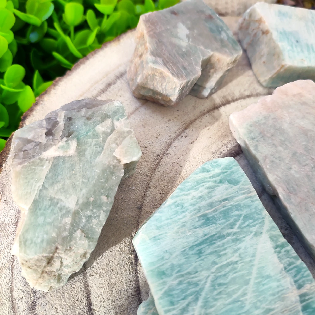 Piedra de amazonita semipulida para armonía y protección energética