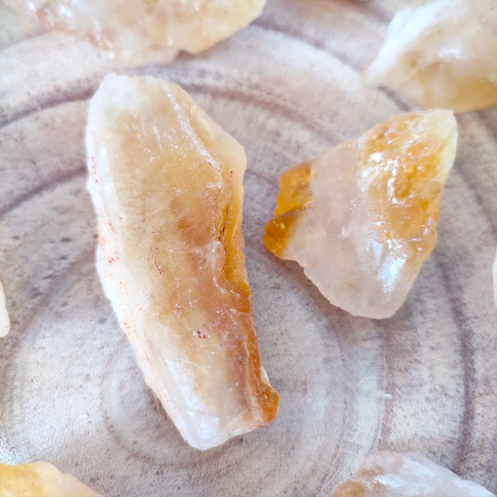 Piedra de citrino en bruto para abundancia y prosperidad