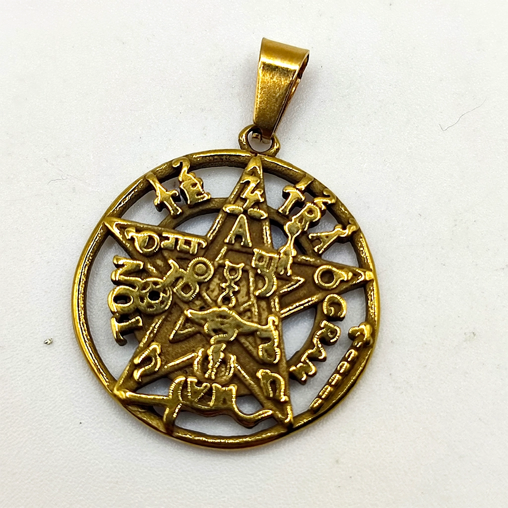 Colgante Tetragrammatón 3D dorado en acero inoxidable de 24 mm con relieve profundo y acabado color oro