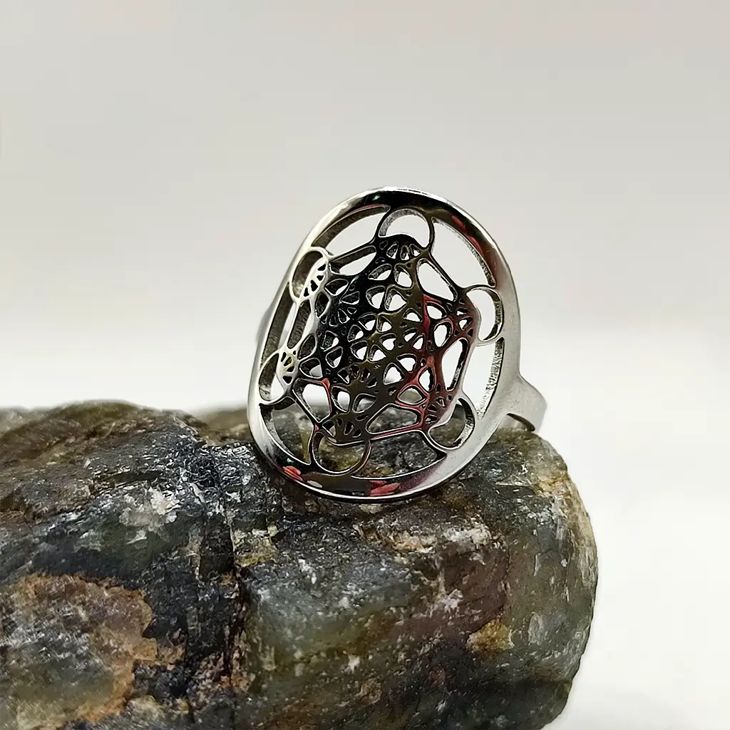 Anillo ajustable con símbolo Cubo de Metatrón en acero inoxidable