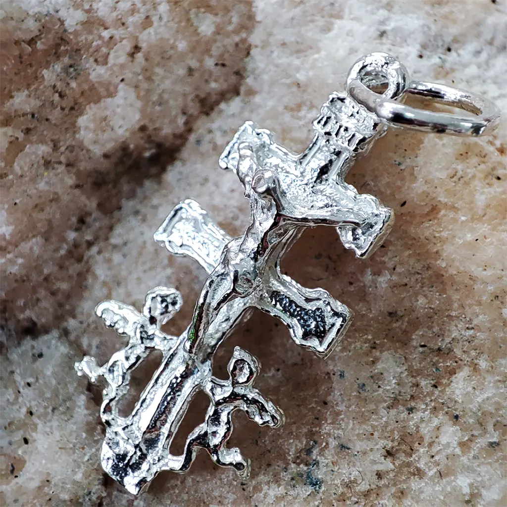 Colgante cruz de Caravaca con dos ángeles en plata