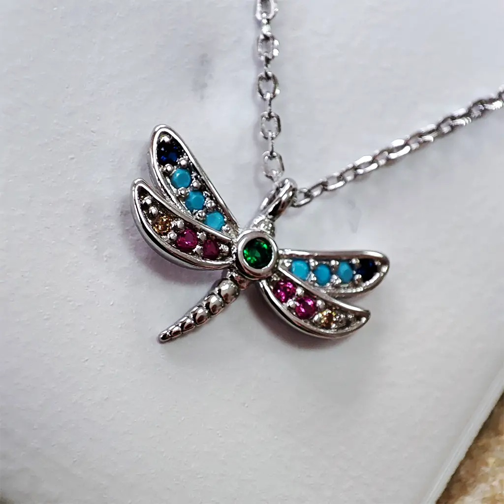 Colgante libelula con piedras de colores estilo chakras en plata de ley