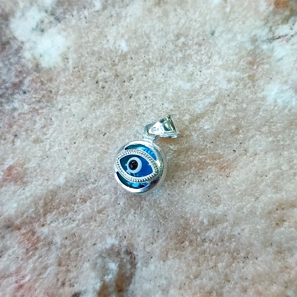 Colgante ojo turco nazar en plata amuleto contra el mal de ojo