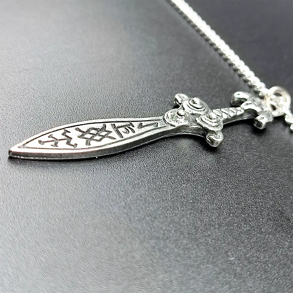 colgante espada odin runas proteccion amuleto nordico