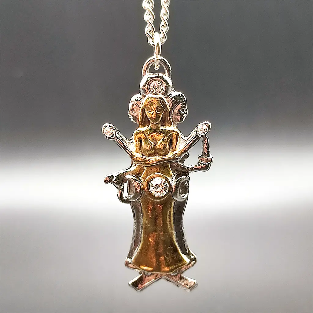colgante hecate triple amuleto proteccion caminos magia