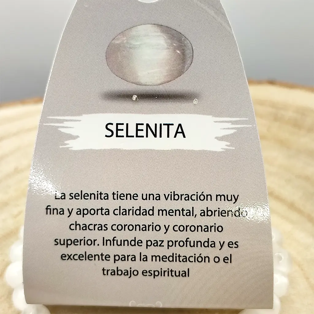 Pulsera de Selenita de 6 mm con cuentas blancas de aspecto luminoso.