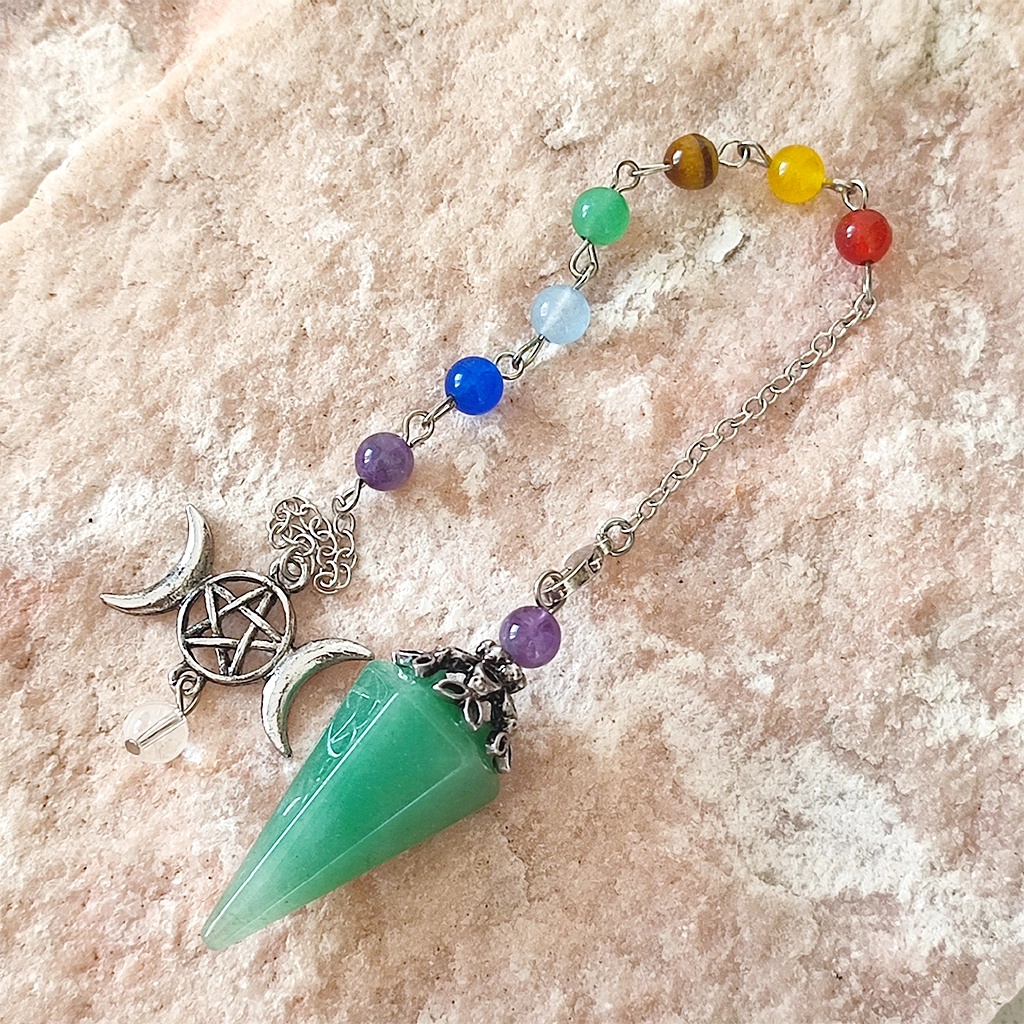 Péndulo de aventurina verde con cadena de los siete chakras y Triple Luna
