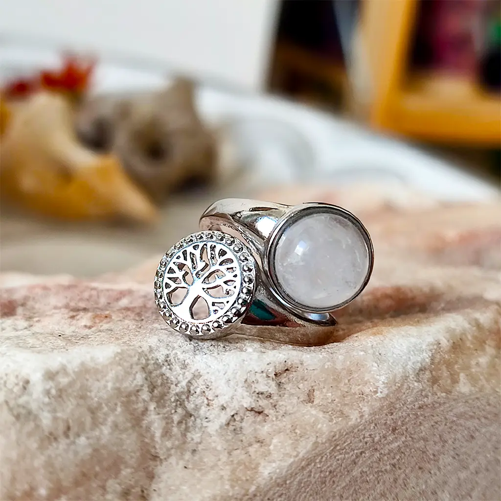 Anillo de Cuarzo Blanco Árbol de la Vida Ajustable Anillo ajustable de metal plateado con cuarzo blanco y Árbol de la Vida