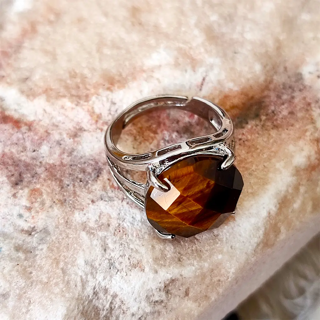 Anillo de Ojo de Tigre Facetado Ajustable Anillo ajustable de metal plateado con piedra de ojo de tigre facetada