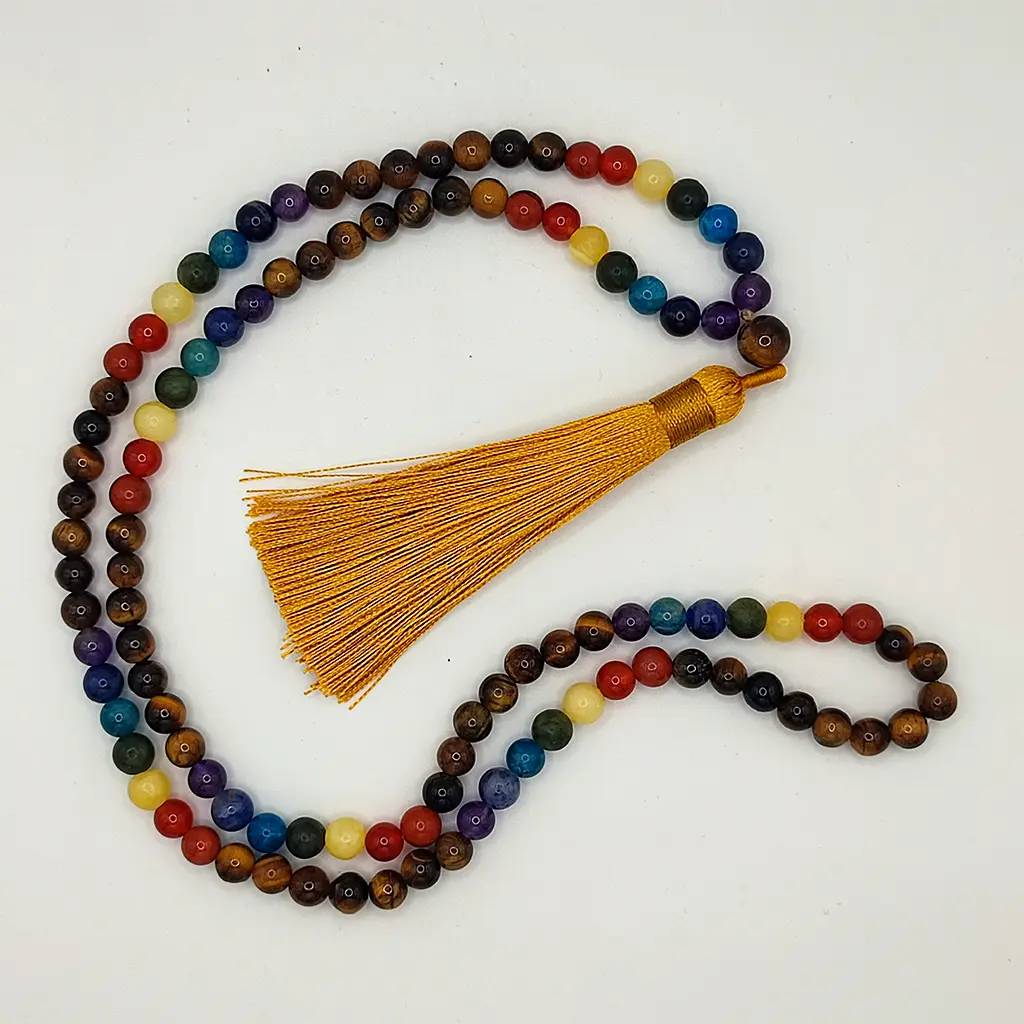 Japa Mala de ojo de tigre con piedras de los chakras de 6 mm